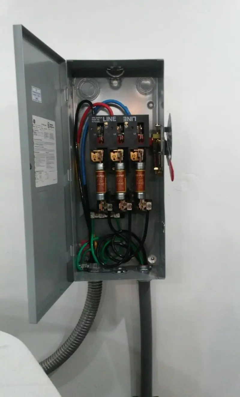 Three-phase disconnect switch installed for Smoke Detector Installation in Rainbow Springs